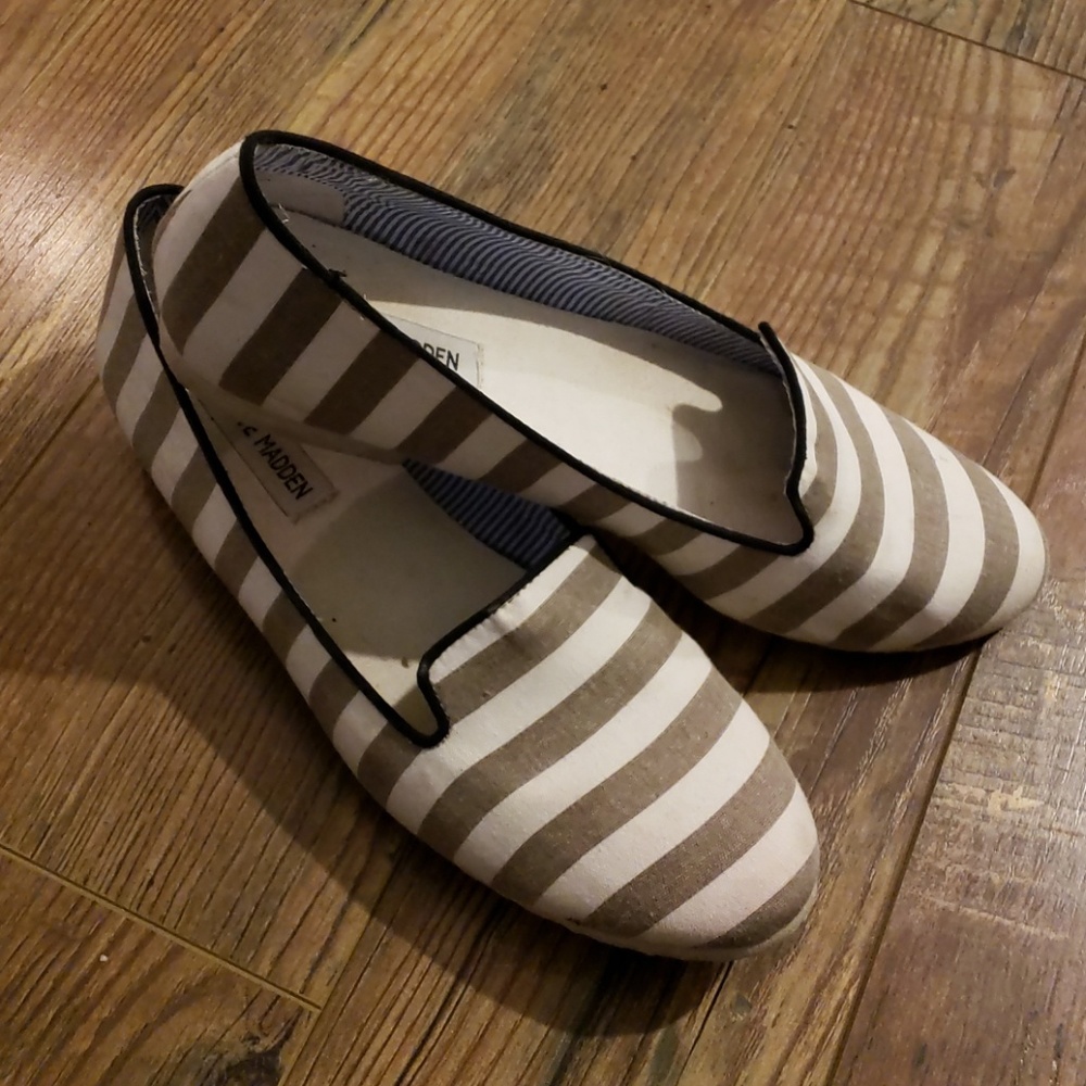 Steve Madden Striped Flats
